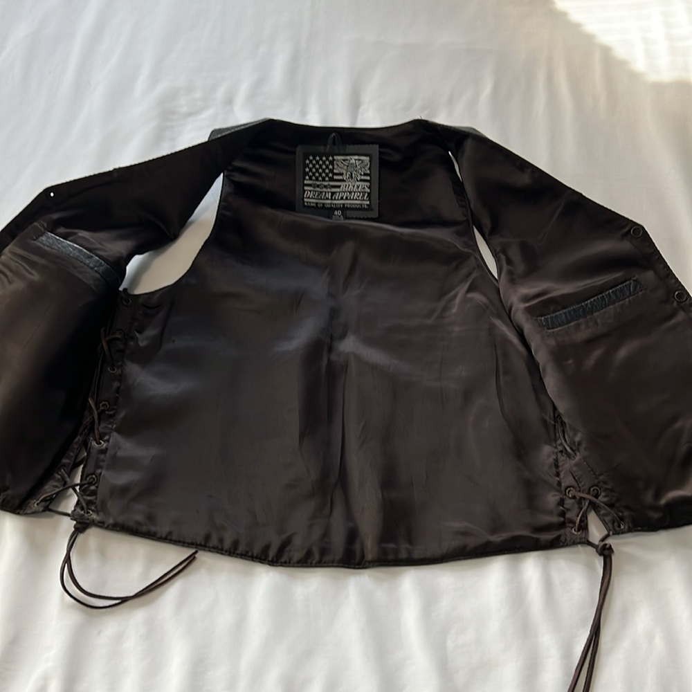 Leather Motorcycle Vest Embossed Eagle “Live to Ride” “Ride to Live” - Picture 3 of 4